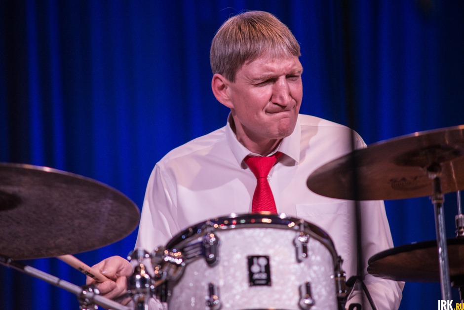 Барабанщик ансамбля «Доктор Джаз» Андрей Маркин