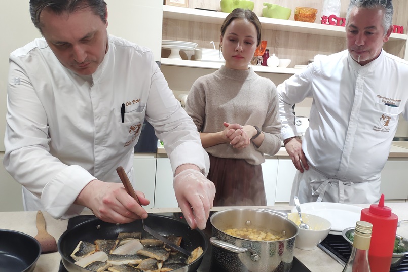 Эрик Пуан, Ален Патрик Фоконне и переводчик Мария