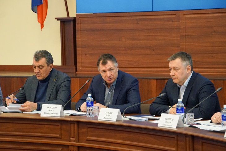 На брифинге. Фото пресс-службы правительства Иркутской области