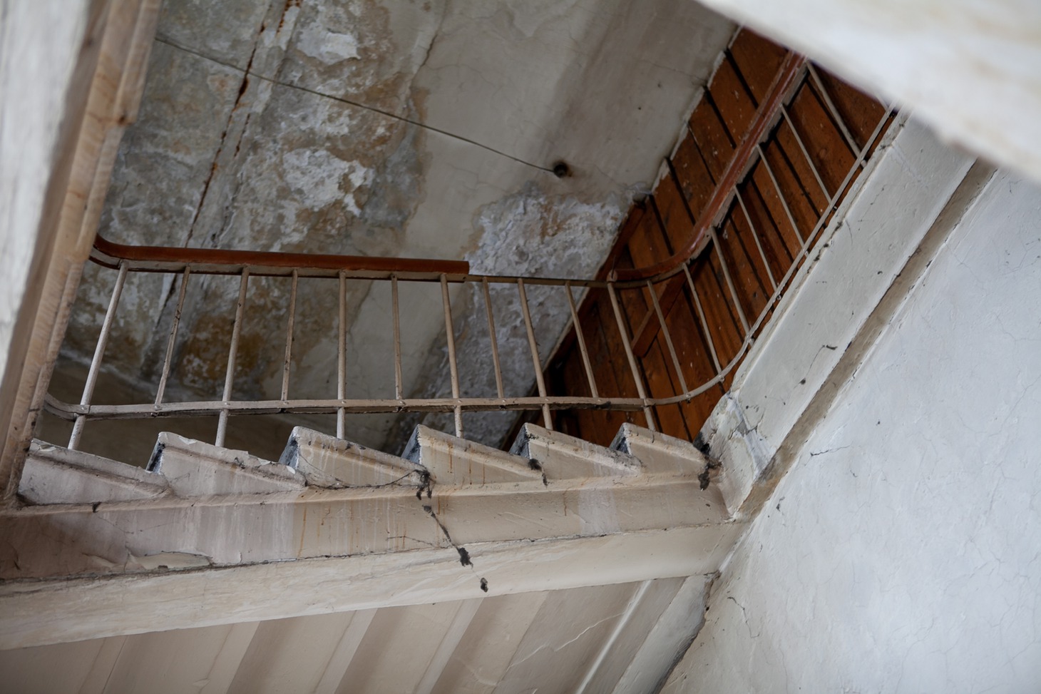 Внутри здания сейчас