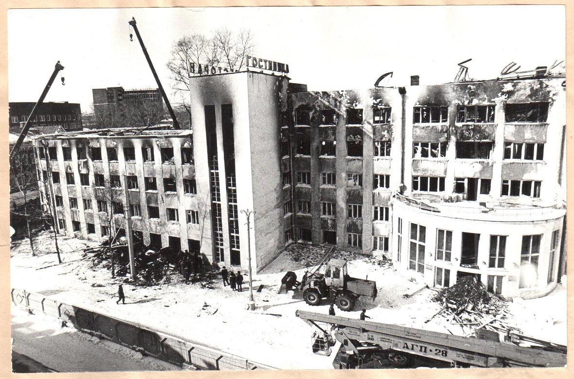 «Сибирь» превратилась в один огромный дымоход с сильной тягой, которую усиливали мороз и ветер.