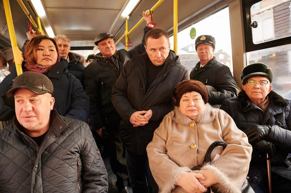 В ноябре 2019 года Дмитрий Бердников с горожанами прокатился по новому троллейбусному маршруту №5 по Академическому мосту