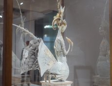 Вышивки и узоры на костюмах кукол — это не просто декоративные элементы. Каждый символ имеет особое значение и служит оберегом.