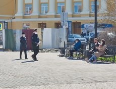 Сотрудники полиции выявляют нарушителей режима самоизоляции.