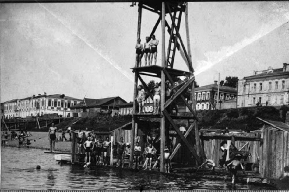 Набережная Ангары, 1920-1930-е. Фото с сайта irkipedia.ru