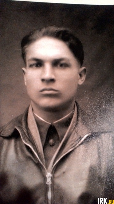 Кузнецов Степан Иннокентьевич (1922-1983), уроженец Хомутово. В 1942 году пошел на фронт. Получил тяжелые ранения, контузии. В 1944 году дали вторую группу инвалидности. После войны окончил техникум, продолжал работать. Награжден орденами и медалями.