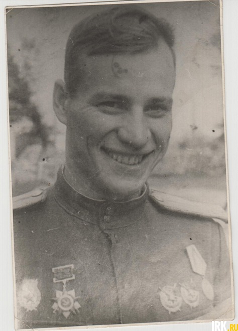 Александр Максимович Мельгунов (1920). В первые дни войны участвовал в воздушных боях на истребителе «И-16». Воевал на Сталинградском, Донском, Центральном, Белорусском, 1-м Белорусском фронтах. В воздушных боях лично сбил 13 фашистских самолетов.