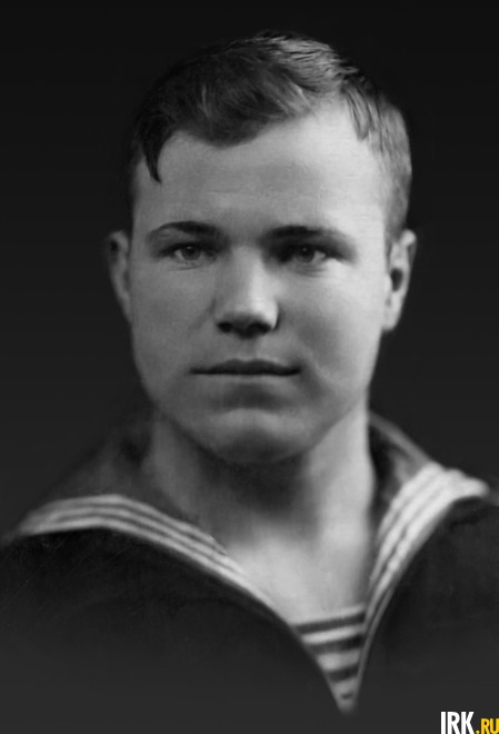 Алексей Иванович Фесюк (1919 г.р). Воевал на Онежском озере, был старшиной 2-й статьи и старшим зенитчиком на канонерской лодке КЛ-13. В 42-м г. она затонула в шторм, экипаж погиб. В Петрозаводске есть мемориальная доска, где указан Алексей Иванович