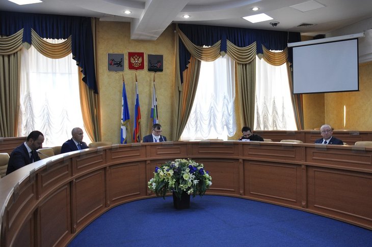 Комиссия по выборам мэра Иркутска. Фото пресс-службы думы Иркутска