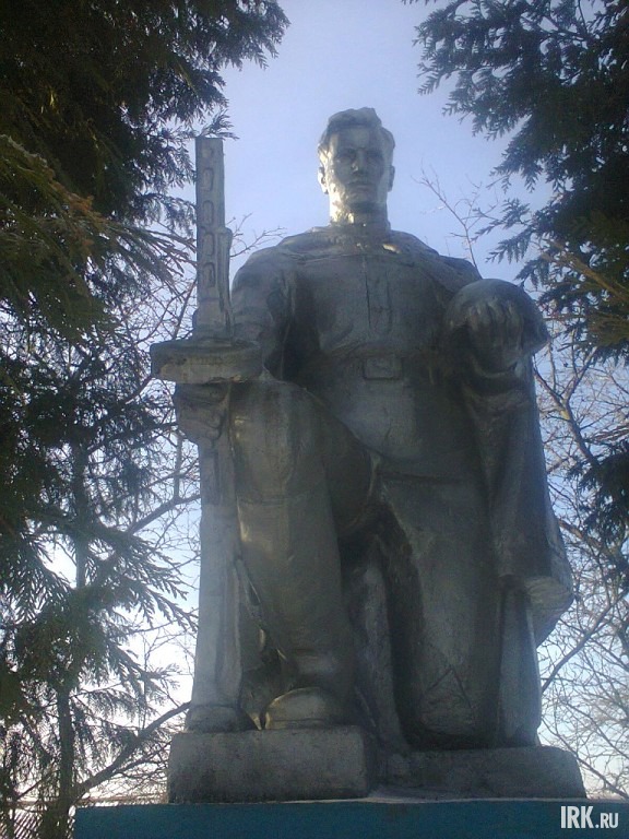 Зайцев Николай Петрович родился примерно в 1925 - 1926 годах в Советском районе Курской области. В начале войны семью эвакуировали в Восточную Сибирь в Читинскую обл. Призван в 1943 г. Был в составе 881 стрелкового полка 158 лиозненской стрелковой дивизии