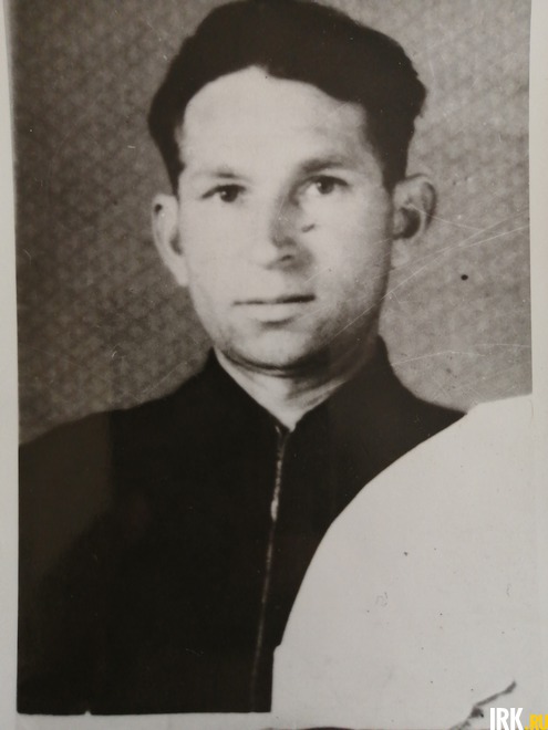 Глушков Владимир Григорьевич (18.12.1920 - 19.06.1988 г.г.). Воевал на Кавказе и в Крыму, воздушный стрелок. После войны был инструктором воздушной стрельбы. Фото прислала семья Новиковых