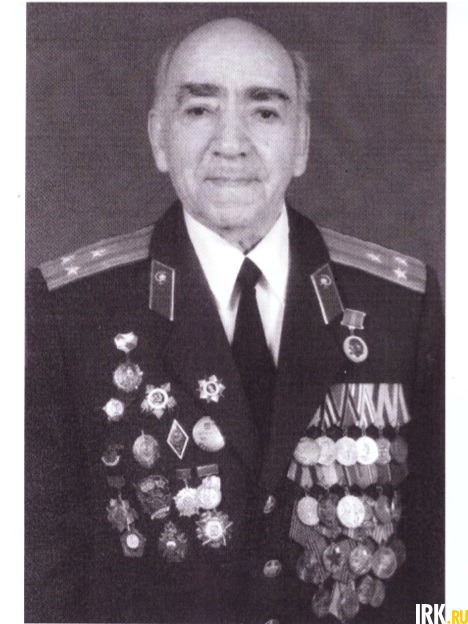 Закончил войну в Манчжурии в 1945 г. в звании старшего лейтенанта медицинской службы. После войны направлен в систему МВД. В 1964 г. возглавил медслужбу УВД Иркутской области. В 1986 г. в звании полковника внутренней службы вышел на пенсию.
