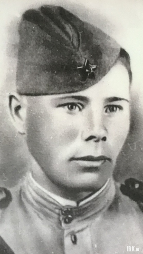 Магер Иван Кириллович (1918-31.10.1944). Призван в июне 1941 г. из Зимы. Гв. мл. лейтенант, ком. 2-го взвода 5-ой стр. роты, 58 гв. полка 18-ой гв. дивизии. Погиб под Калининградом. Похоронен в братской могиле в п.Краснолесье Калининградской области. Фото