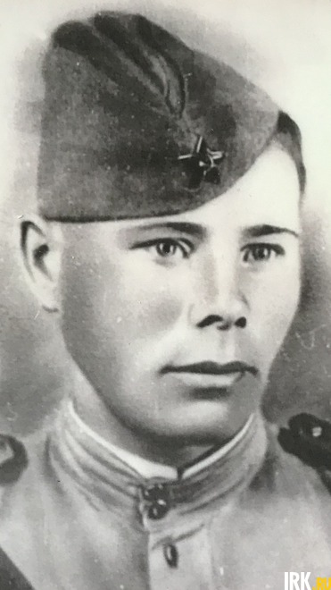 Магер Иван Кириллович (1918-31.10.1944). Призван в июне 1941 г. из Зимы. Гв. мл. лейтенант, ком. 2-го взвода 5-ой стр. роты, 58 гв. полка 18-ой гв. дивизии. Погиб под Калининградом. Похоронен в братской могиле в п.Краснолесье Калининградской области. Фото