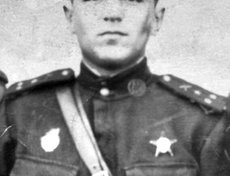 Ведерников Иван Алексеевич (30.01.1919-12.10.1999г.). 1941г.- командир батареи 170 Гвардейского полка АРГК, входящий в состав 6-ой Армии Западного фронта. 1942-1943г. -командир батареи Сталинградский фронт.