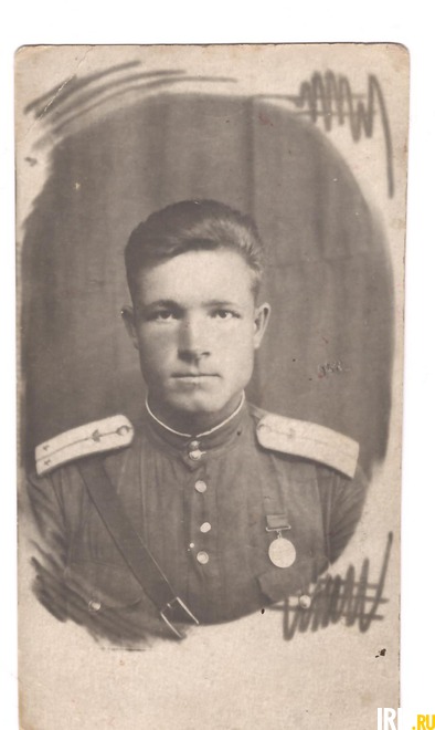 Прижимов Иван Акимович родился в 1921 году в д. Икониковская Усольского района, прожил 75 лет. Служил техником-лейтенантом в должности механика звена 1-й АЭ, 658 АП. Участвовал на Ленинградско-Волховском фронтах с дек. 1941 г