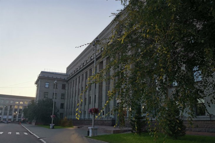 Здание правительства Иркутской области. Фото IRK.ru