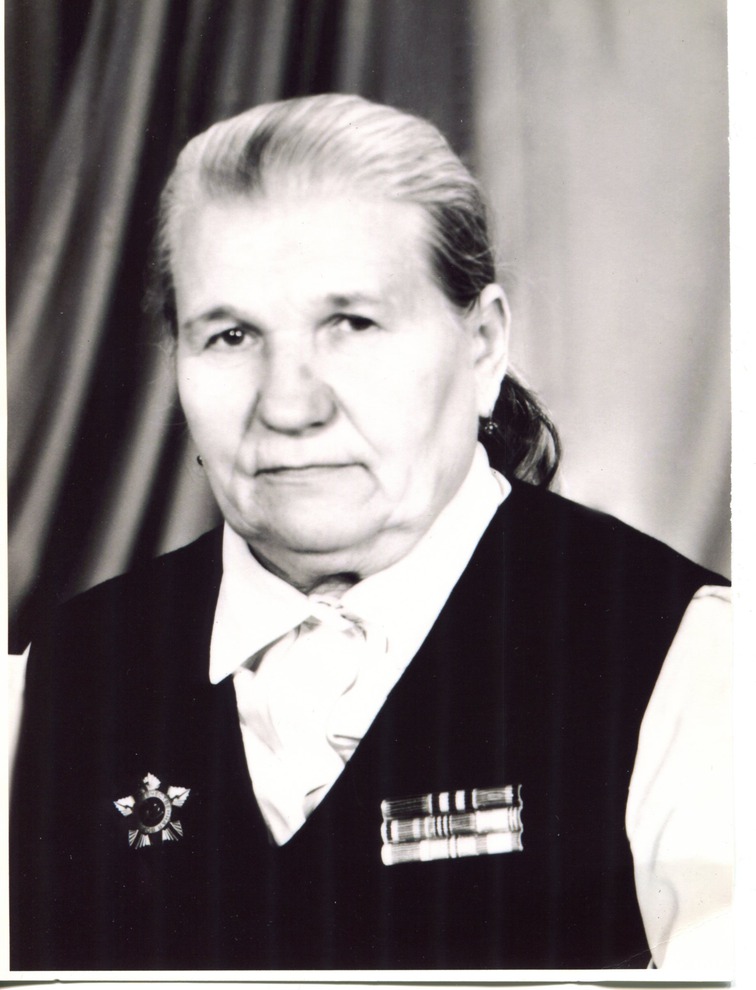 Ковалева Александр Ивановна (07.05.1921 - 30.09.2005). Как и муж, была участником партизанского движения. Фото Ковалевой Валентины Федоровны