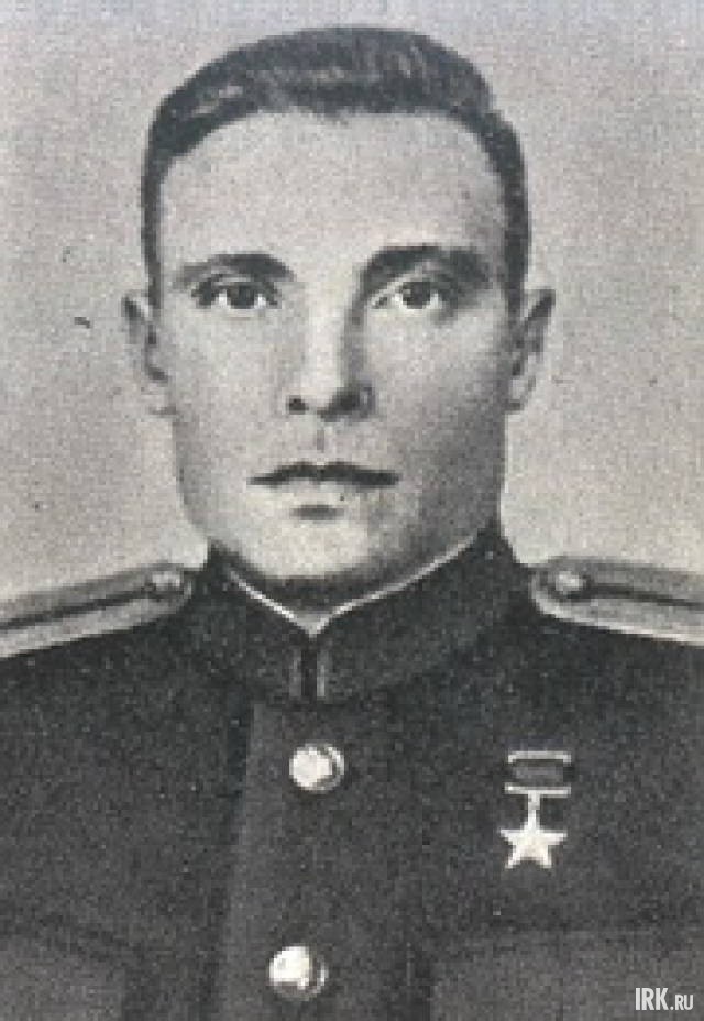 Роман Спиридонович Машков (1922-1971). Призван в 1941. К августу 1944 года служил командиром взвода разведки 5-й мотострелковой бригады 5-го танкового корпуса 2-го Прибалтийского фронта. Отличился в боях на территории Латвийской ССР.