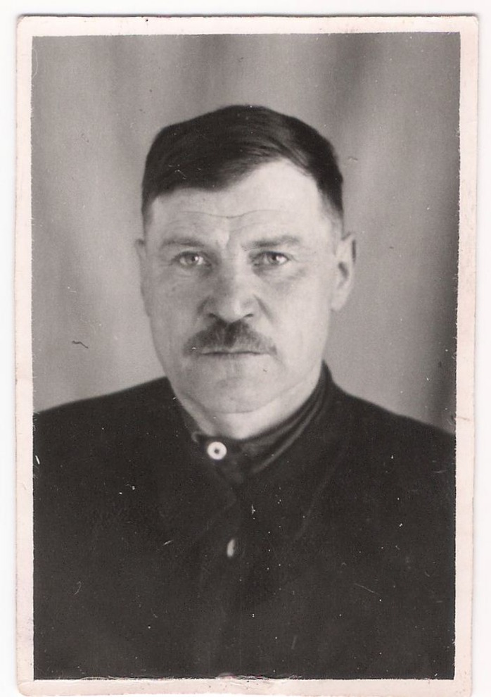 Баталин Михаил Трофимович 1902-1986гг. так же трудился в шахте пос.Касьяновка. Фото прислала Юлия Зайцева