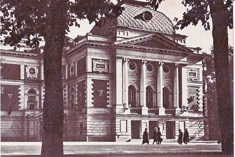 Здание Иркутского драмтеатра. Фото с сайта irkipedia.ru