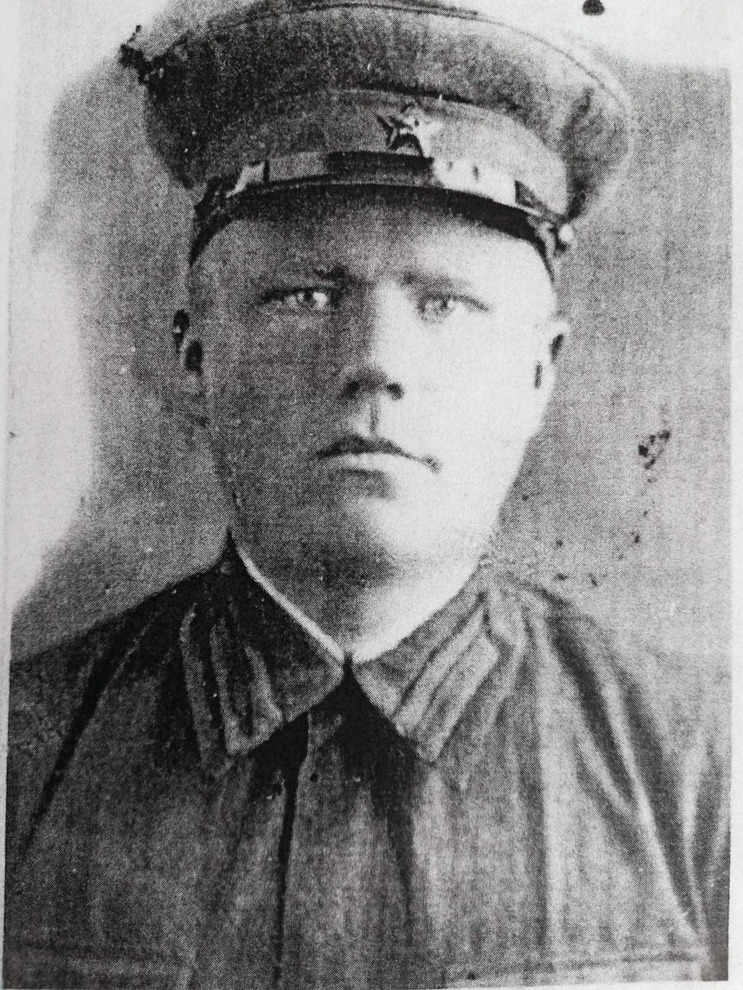 Чубыкин Куприян Павлович (1918-1943). Уроженец Ольхонского р-на, д. Косая Степь. Сержант. В 1940 г. направлен на фронт из 107 отд. пуль. батальона с маршевой ротой . Связь прекратилась в январе 1943 г. Где похоронен - неизвестно. Фото прислала Светлана Ск