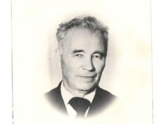 Минеев Николай Алексеевич, 15.12.1911 г.р. – председатель колхоза в Иркутской области, всю войну работал на селе. Фото прислала Баженова Валерия