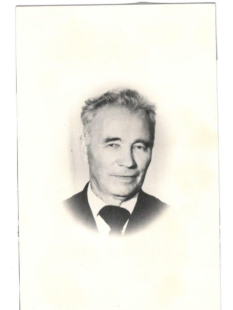 Минеев Николай Алексеевич, 15.12.1911 г.р. – председатель колхоза в Иркутской области, всю войну работал на селе. Фото прислала Баженова Валерия