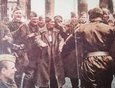 «Победа!» 1945 год. Слева в верхнем ряду - Туров Иван Семенович. Бранденбургские ворота. Фото прислала Татьяна Гольцова