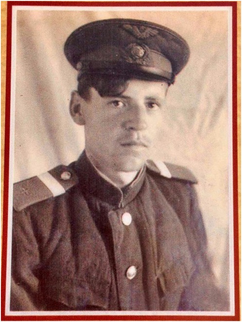 Косенко Иван Артемович (1925-1983). В 1943 году ушел на фронт. Воевал в авиационных войсках, был техником по обслуживанию самолетов. Освобождал Кенигсберг и Польшу. Был ранен. Войну закончил в Берлине.