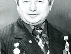 Мешков Николай Тимофеевич. Разведчик, Калининский фронт. В апреле 1944 года во время разведки подорвался на мине, получил ранение. Награжден орденом Красной Звезды, медалями. Фото прислала Татьяна Рубцова