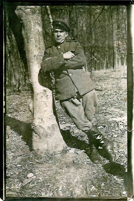 Чупров Александр Николаевич . Призван в 1942 г. Читинским РВК. За период боев на правом берегу Днепра неоднократно ходил в расположение противника, разведывал огневые средства и вёл корректировки огня. Награждён медалью «За отвагу» в 1943 г.