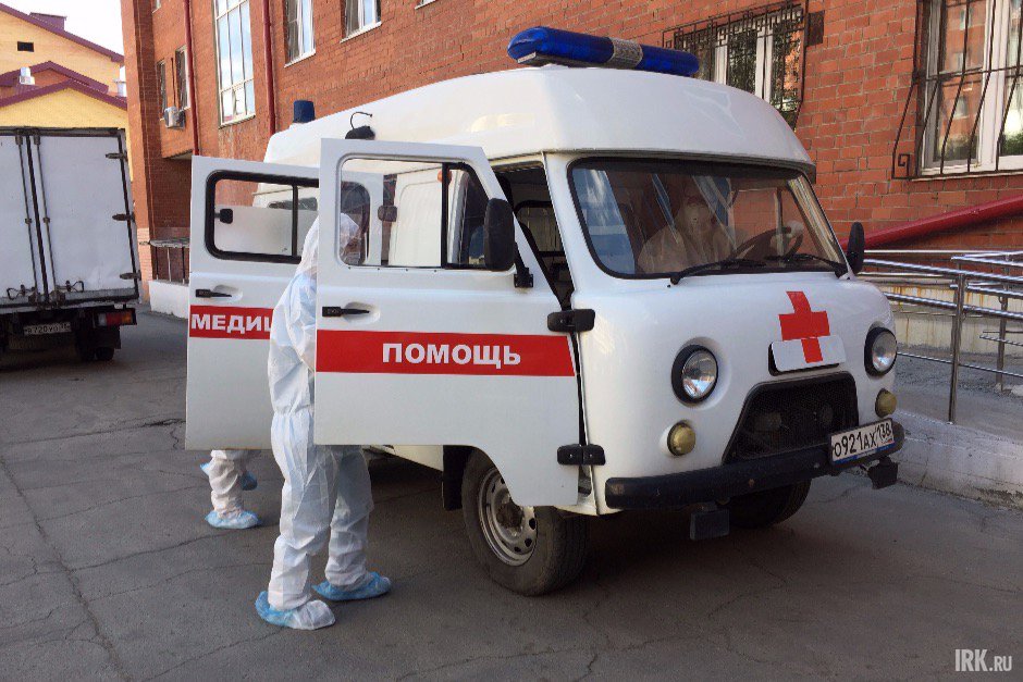 Анализы на коронавирус берут у тех, кто прибыл из других стран и регионов с большим числом заболевших, кто контактировал с больными, а также у людей старше 65 лет с признаками ОРВИ