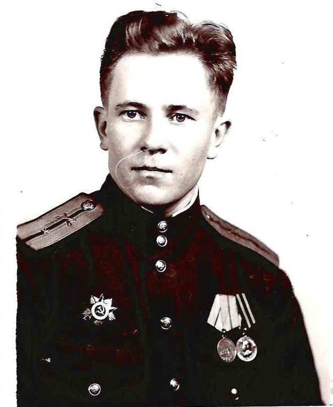 Эпов Михаил Яковлевич 1924 Направлен в состав 62-й армии. Прошел до Берлина в звании мл. лейтенанта. Был ранен при операции в р-не ст. Прохоровка и при битве за Днепр."За оборону Сталинграда", «За взятие Берлина», орденом Отечественной войны II ст.