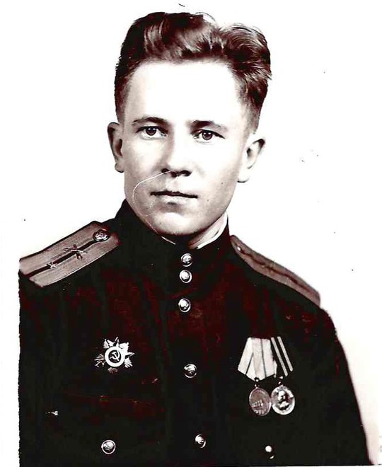Эпов Михаил Яковлевич 1924 Направлен в состав 62-й армии. Прошел до Берлина в звании мл. лейтенанта. Был ранен при операции в р-не ст. Прохоровка и при битве за Днепр."За оборону Сталинграда", «За взятие Берлина», орденом Отечественной войны II ст.