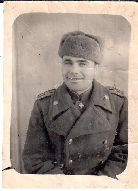 В октябре 1941 был тяжело ранен а в апреле 1942 был контужен, прошел всю войну. Награжден медалями «За взятие Кенигсберга», «За победу над Германией», «50 лет Вооруженных сил СССР», Орденом «Красной Звезды».