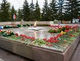 9 мая в течение всего дня иркутяне несут цветы в память о погибших в Великой Отечественной войне.