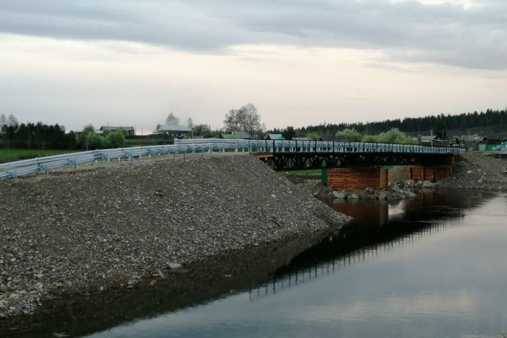 Мост через реку Малая Иреть. Фото пресс-службы правительства Иркутской области