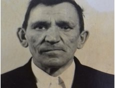 Беляев Кирилл Леонтьевич. Ефрейтор, старший телефонист Минометной батареи воинской части 535 СП 384 сд 25 А 1 ДВФ. «За Боевые Заслуги». После освобождения Манчжурии и Северной Кореи, служил еще год и демобилизовался в ноябре 1946г.
