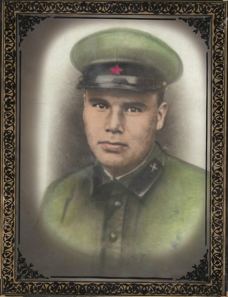 Зуев Иван Петрович 02.08.1912 — 12.02.1970 старший лейтенант. Начальник химической службы 108 минометного полка 1 танкового корпуса 11 гв. А. На западном Брянском и 1-м Прибалтийском фронтах участвовал с сентября 1941 года.