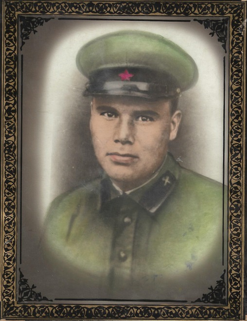Зуев Иван Петрович 02.08.1912 — 12.02.1970 старший лейтенант. Начальник химической службы 108 минометного полка 1 танкового корпуса 11 гв. А. На западном Брянском и 1-м Прибалтийском фронтах участвовал с сентября 1941 года.
