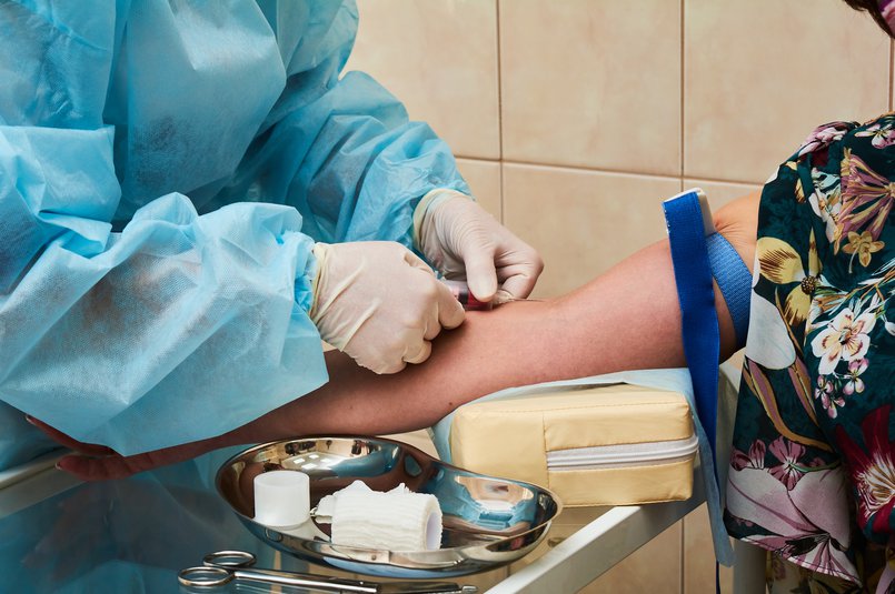 Взятие крови на антитела в профессорской клинике ИГМУ