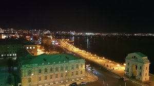 Вид на вечерний Иркутск. Нижняя набережная