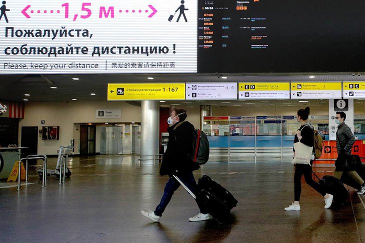 В аэропорту. Фото Сергея Бобылева, ТАСС