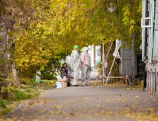 Иркутск меняется в лучшую сторону во многом благодаря его жителям. На фото участники акции по покраске домов «Фасадник-2018». Автор фото — Анастасия Влади