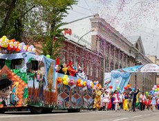 2019 год: Иркутск отметил свое 358-летие. Одним из главных событий традиционно стало праздничное шествие, в котором приняли участие более 50 колонн (в 2018 году в шествии участвовало 125 колонн).