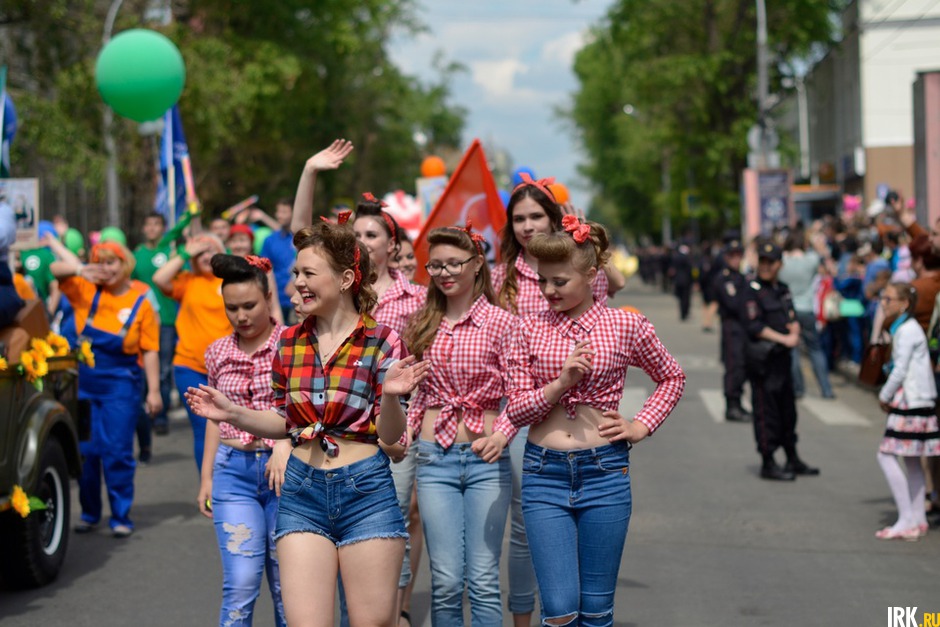 4 июня 2016 года иркутяне вышли на праздничное костюмированное шествие «Иркутск: прошлое, настоящее, будущее…».
