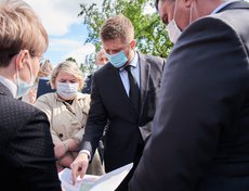 Из Селиванихи участники совещания отправились в поселок Кирова, где обсудили первоочередные мероприятия для строительства детского сада и поликлиники.