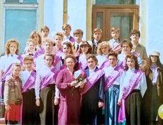 Выпуск 1991. Иркутск, школа №80, 11"А". На фото Евгения Маркова с одноклассниками.
