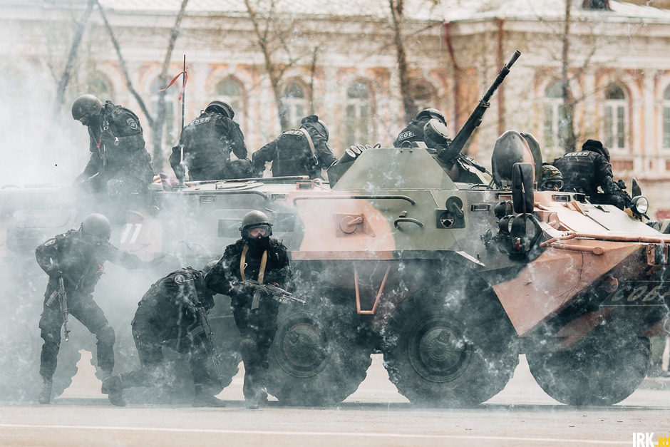 2016 год: на площади прошли показательные выступления силовых структур.